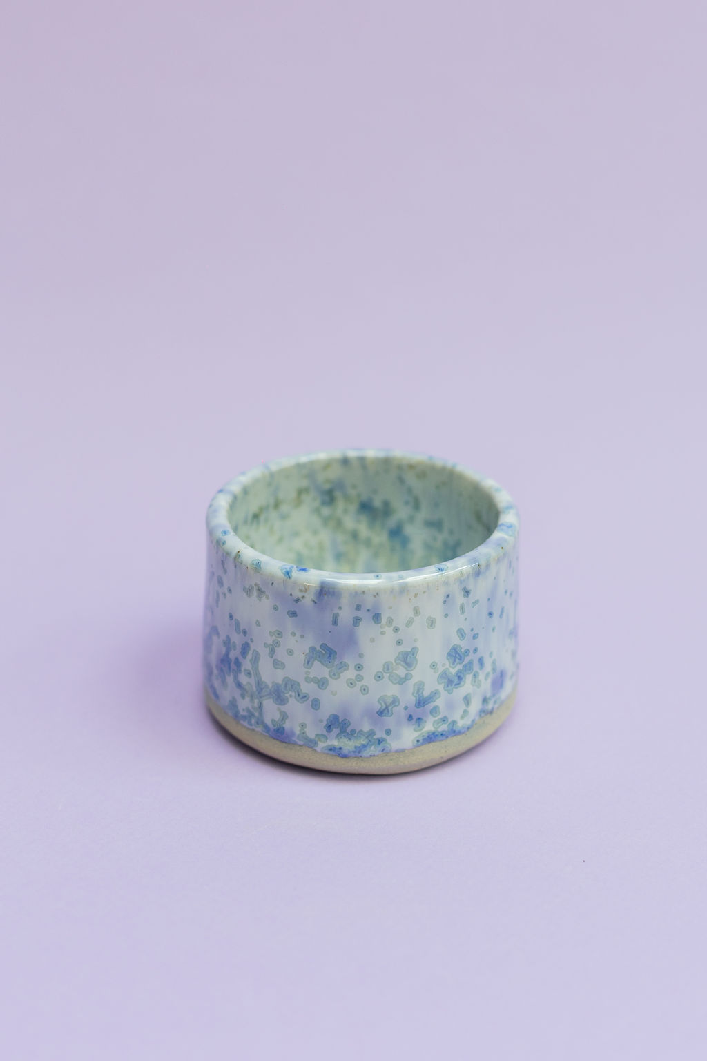 tasse tournée et émaillée