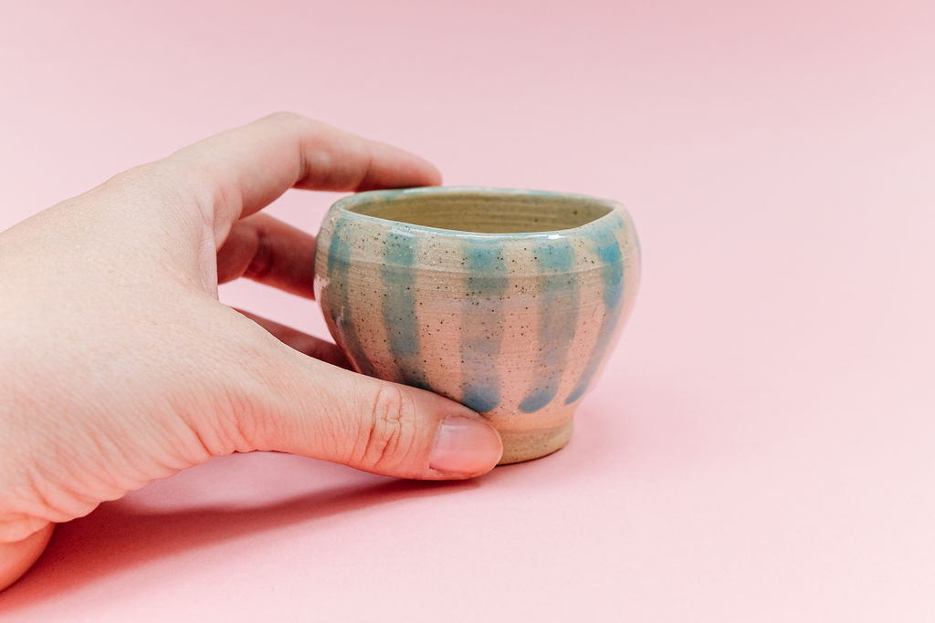 tasse tournée et décorée