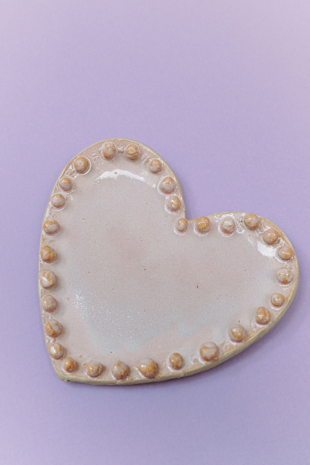 assiette coeur modelée